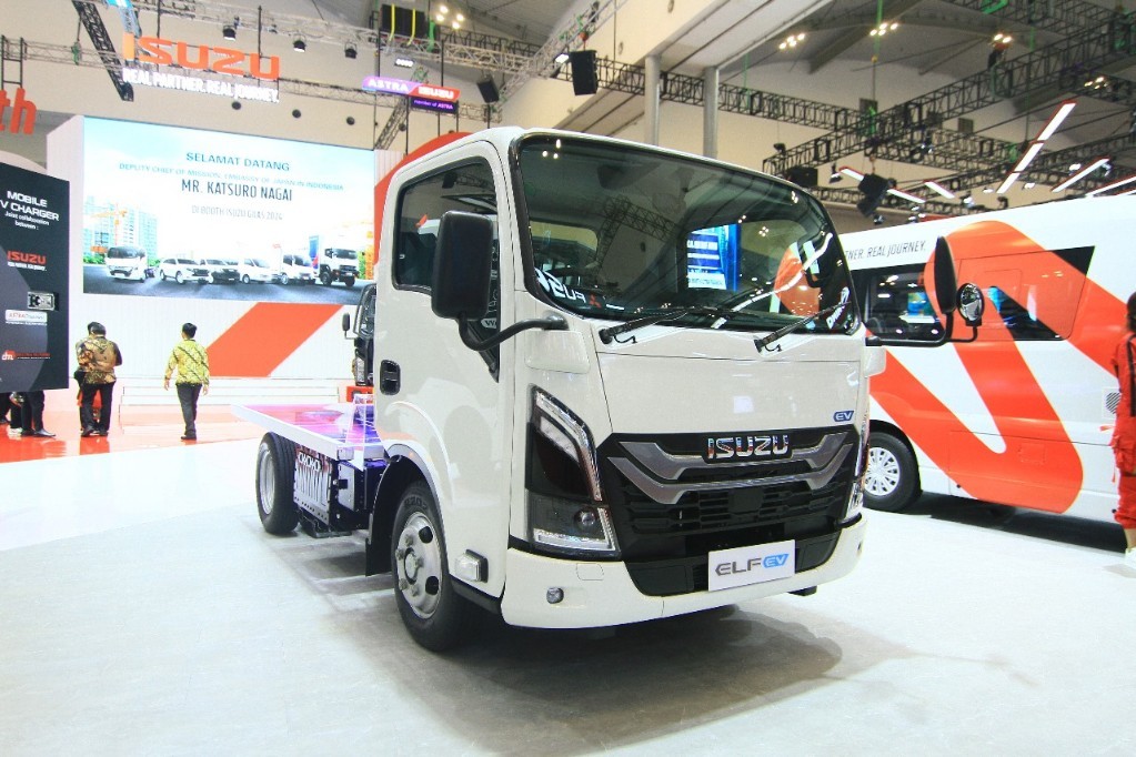 Isuzu Elf EV Prototype Ada di GIIAS 2024, ini Spesifikasinya  