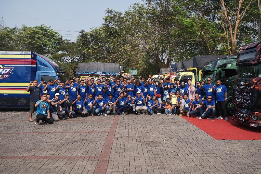 'Community Gathering', Pecinta Fuso Canter Hadir di Booth KTB GIIAS 2024  