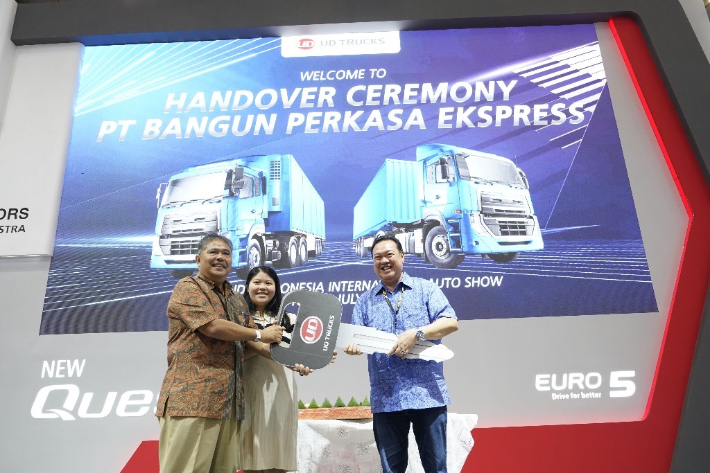 UD Trucks Serahkan 50 Unit Produk Kuzer dan Quester ke BPE Group  