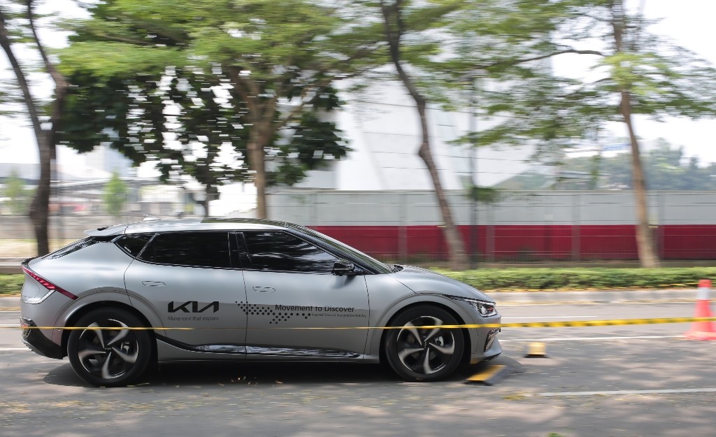 Lini Lengkap Kendaraan Elektrifikasi KIA di GIIAS 2024  