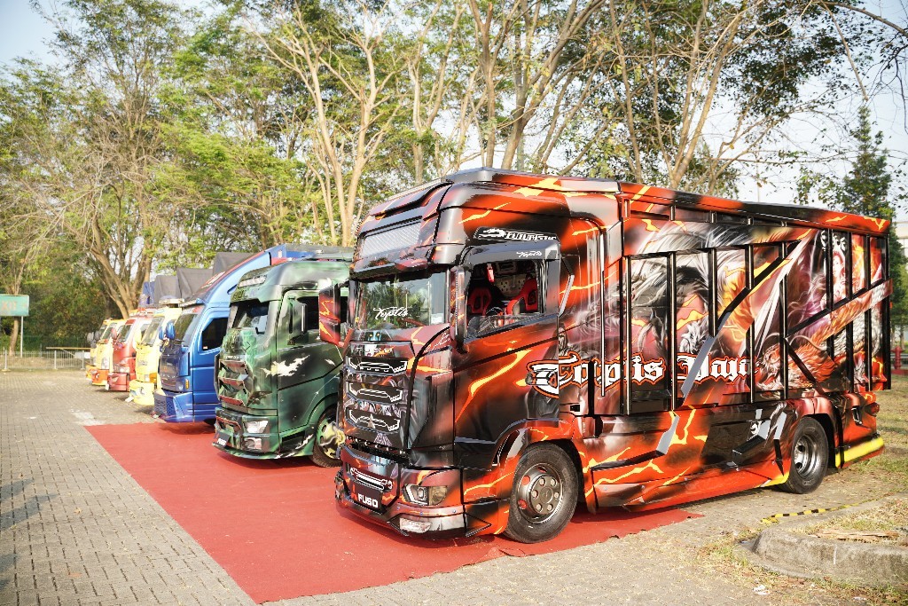 'Community Gathering', Pecinta Fuso Canter Hadir di Booth KTB GIIAS 2024  