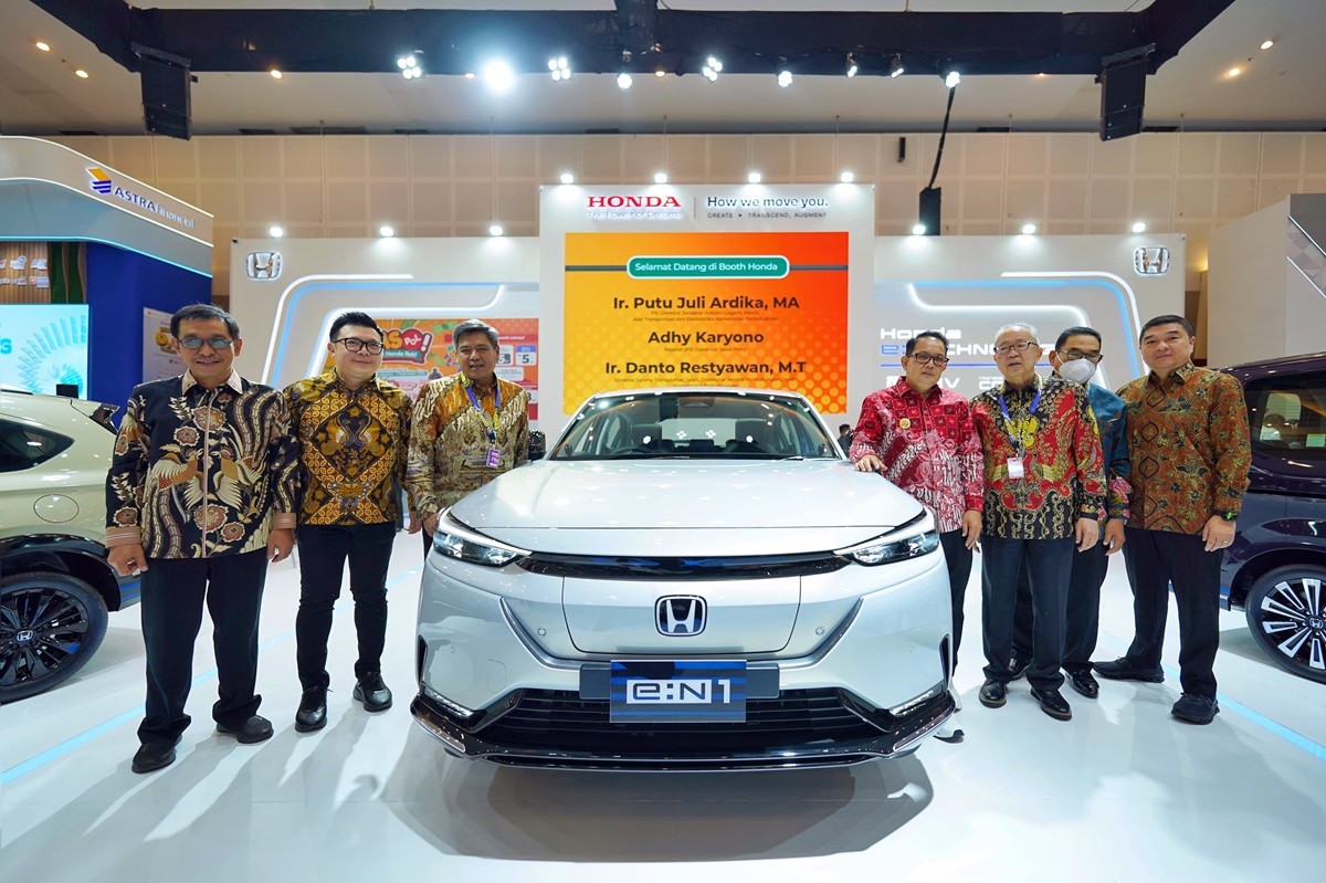 Penampilan Perdana Honda e:N1 di GIIAS Surabaya 2024  