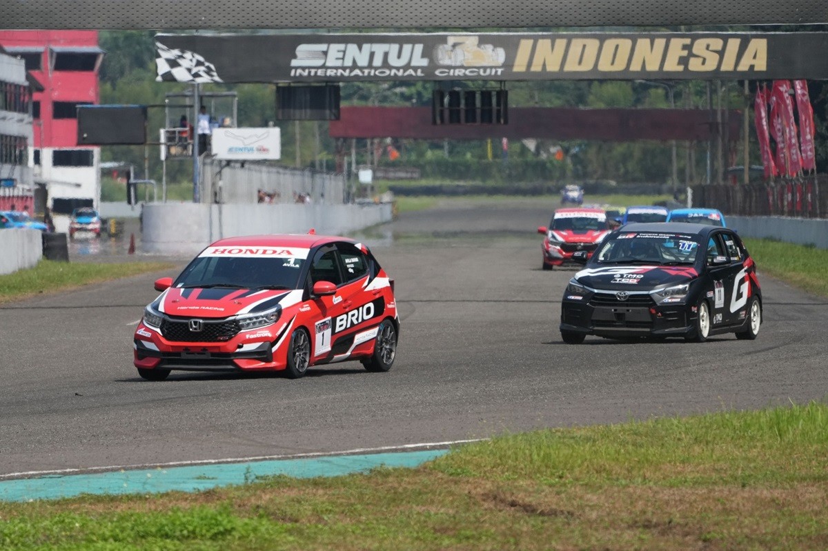 Honda Racing Indonesia Double Podium ITCR 1.200 di ISSOM  