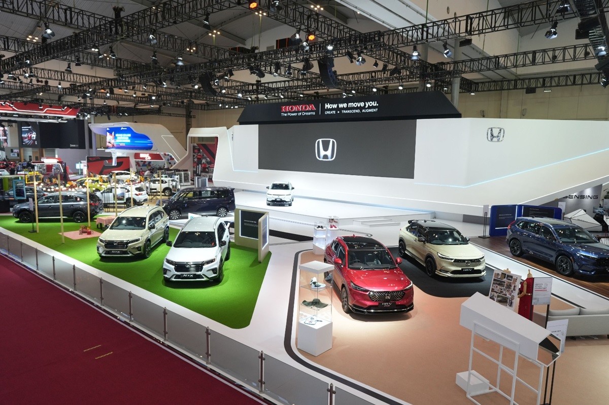 Penampilan Perdana Honda e:N1 di GIIAS Surabaya 2024  