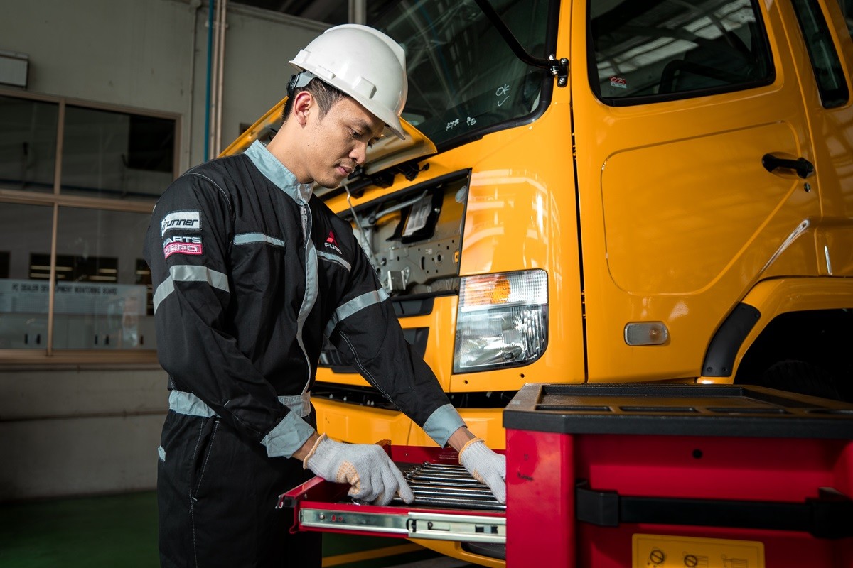 Mitsubishi Fuso Raih BMP Tertinggi di Industri Otomotif  