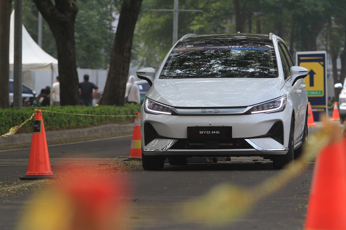 Lebih dari 2000 Pengunjung GIIAS 2024 Melakukan Test Drive Mobil BYD  