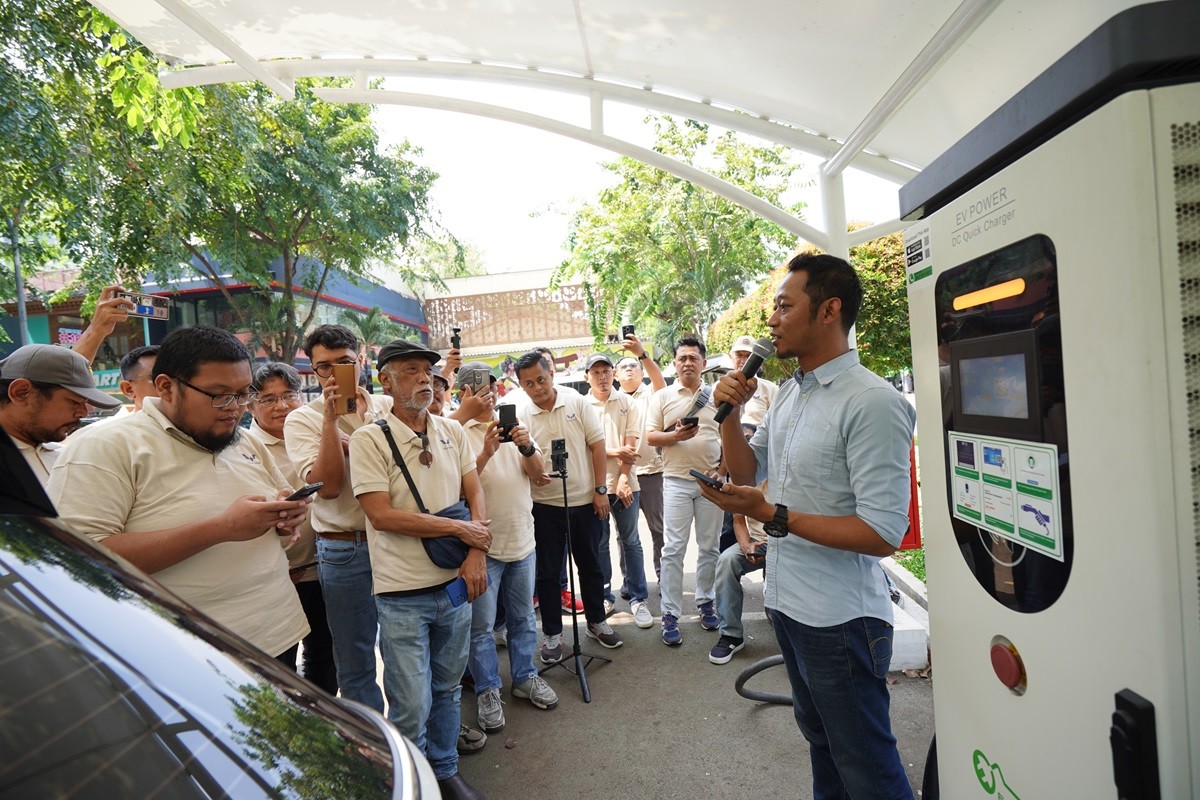 Daya Pikat Wuling Cloud EV sebagai Mobil Listrik Keluarga di Indonesia  