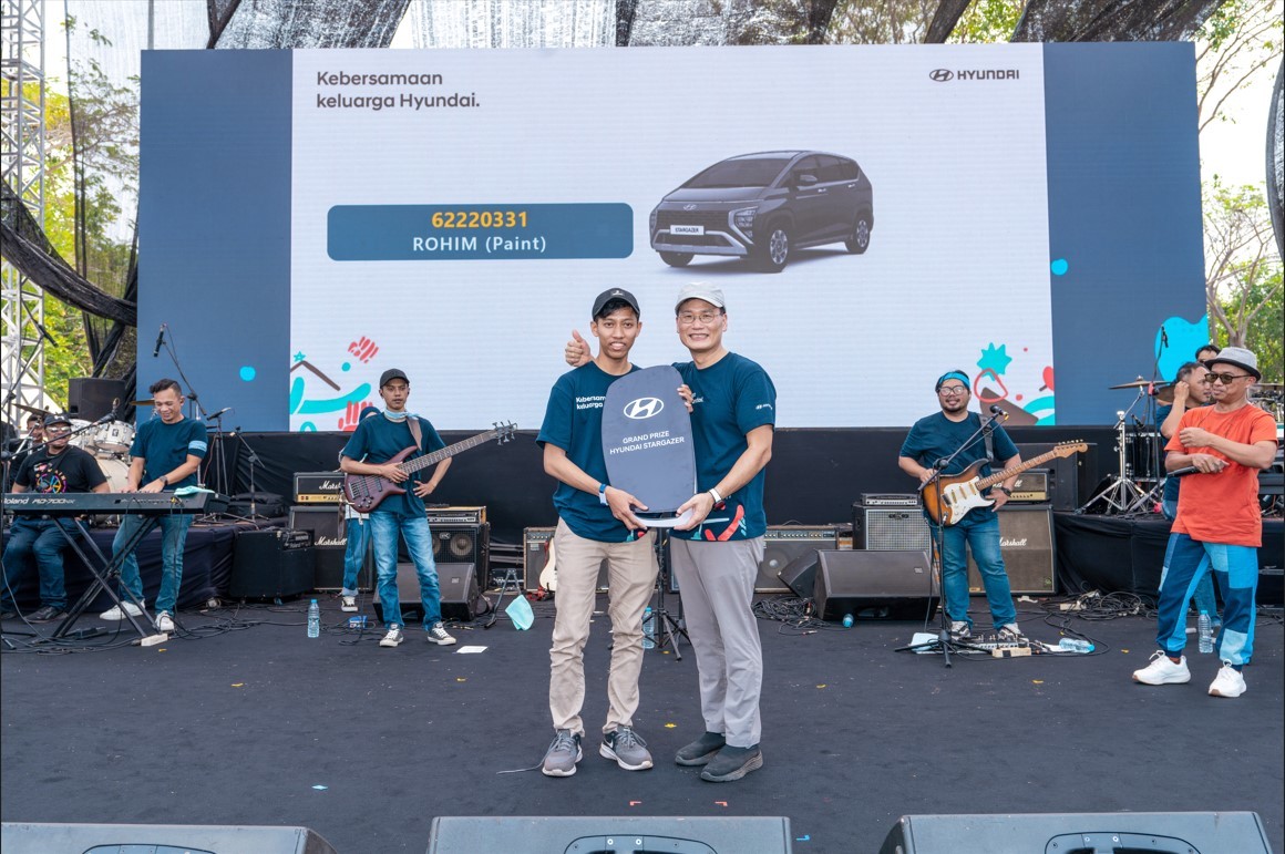 Gelar Family Gathering, Hyundai Berikan Hadiah Stargazer  