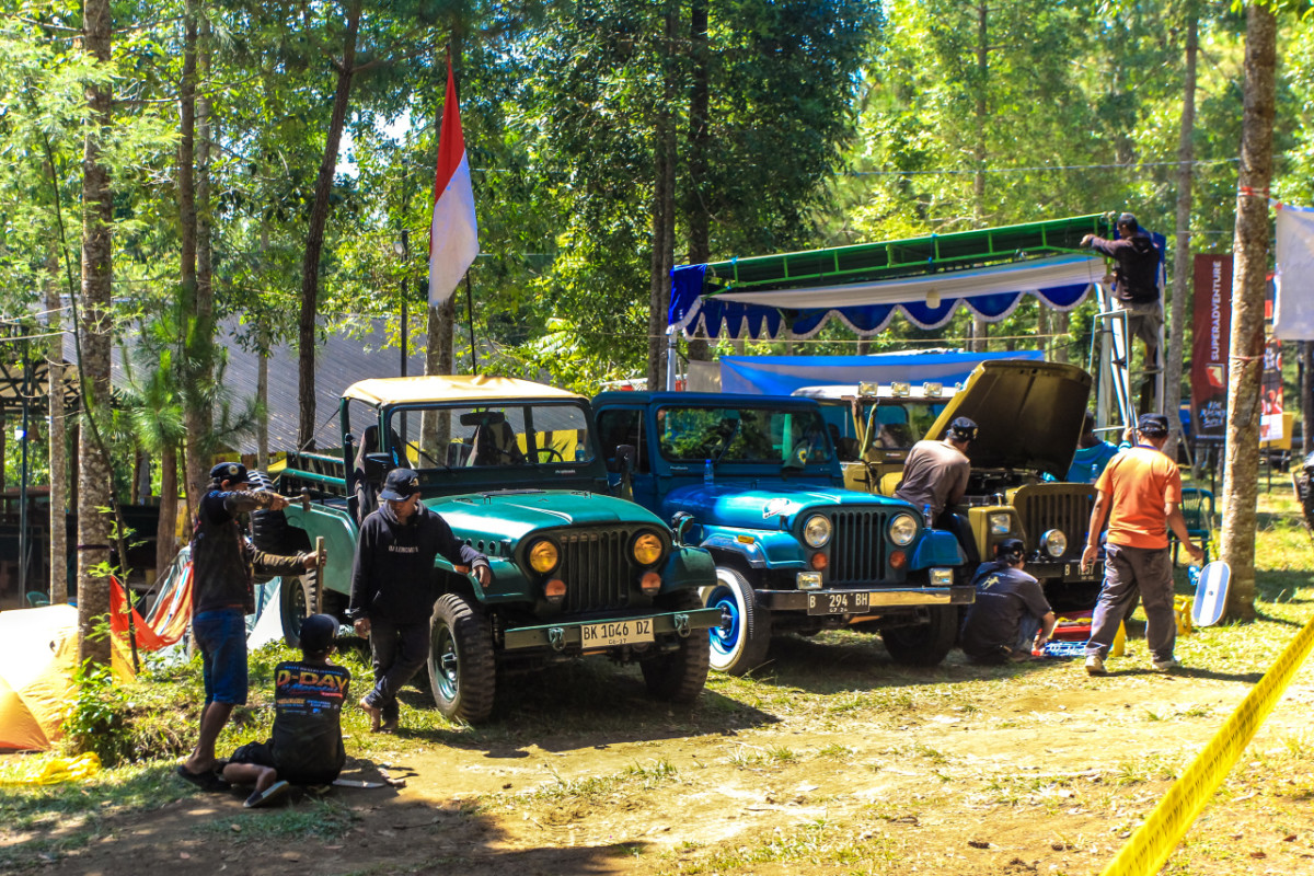 Bert's Garage Pamerkan Mobil Antik di Jambore American Jeep ke-12  