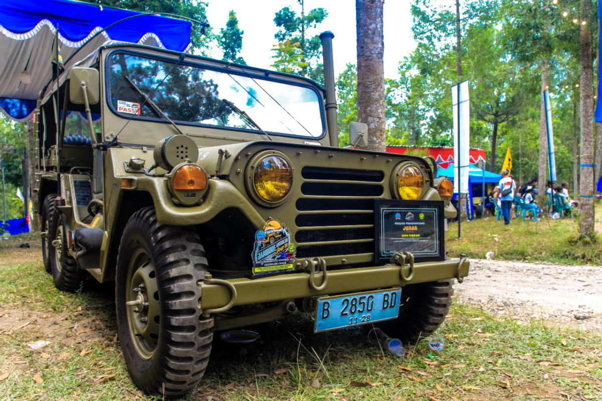 Bert's Garage Pamerkan Mobil Antik di Jambore American Jeep ke-12  