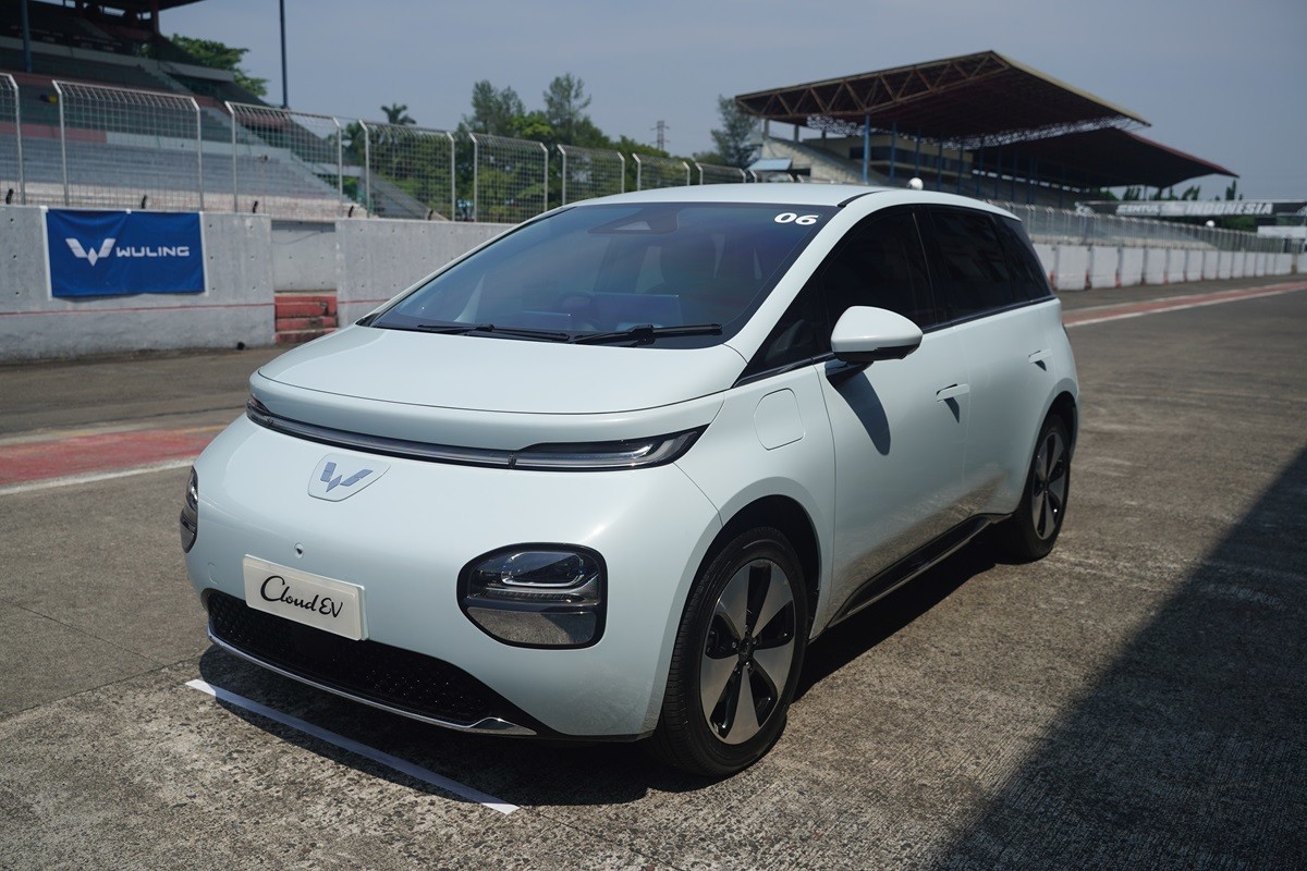 Wuling Cloud EV Dinobatkan Sebagai 'Best Value Electric Car'  