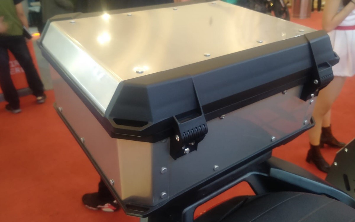 GIVI Meluncurkan Top Box Aluminium Eksklusif di IMOS 2024  