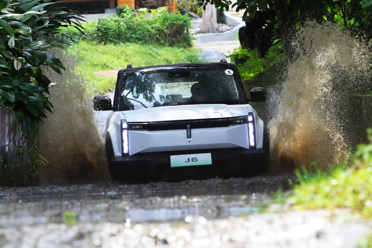 Chery J6, SUV Listrik Pertama di Indonesia yang Bisa Diajak 'Offroad'  