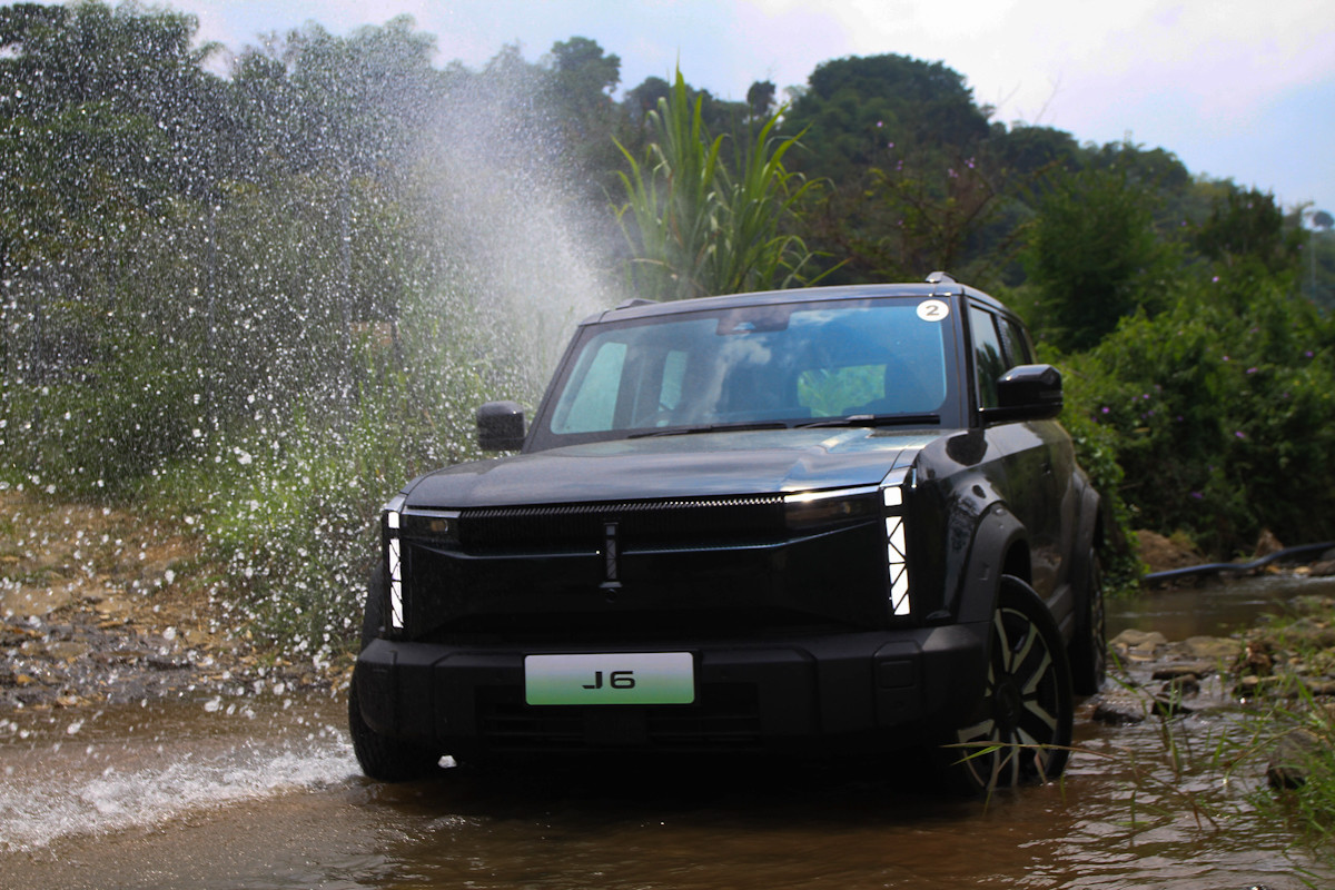 Chery J6, SUV Listrik Pertama di Indonesia yang Bisa Diajak 'Offroad'  