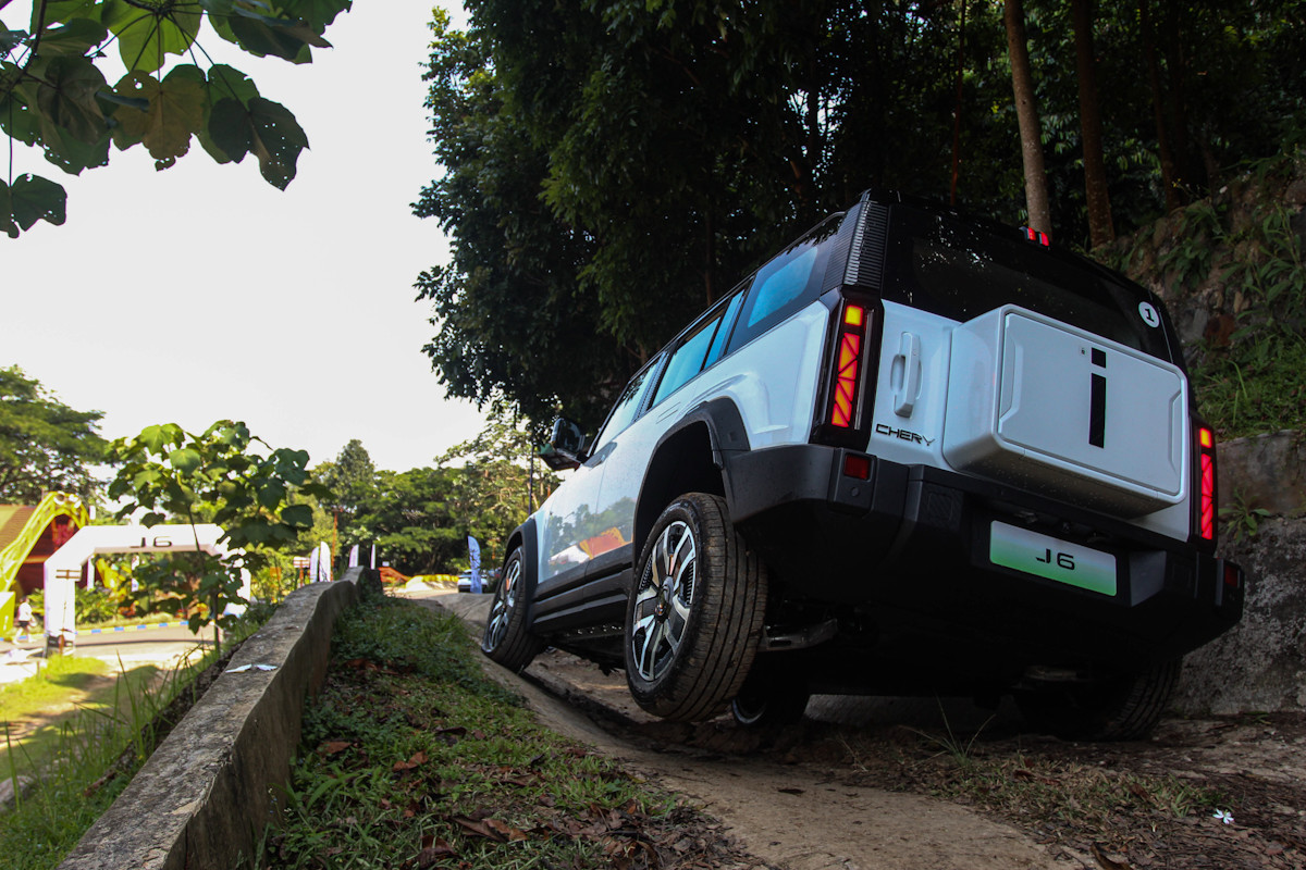 Chery J6, SUV Listrik Pertama di Indonesia yang Bisa Diajak 'Offroad'  