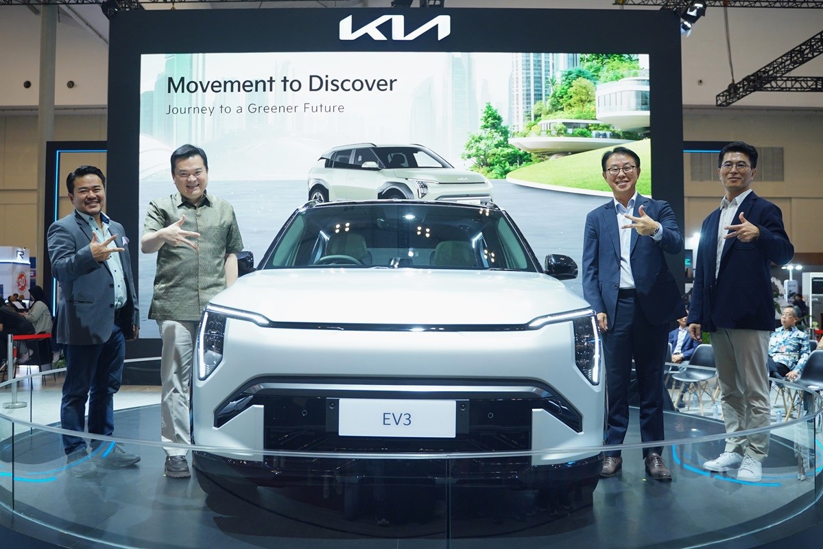 Hadir di GJAW 2024, KIA Tampilkan Kendaraan Listrik Terbaru Kia EV3  