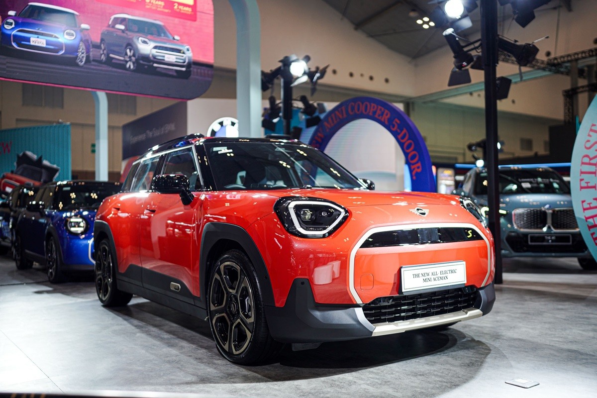 MINI Indonesia Hadirkan MINI Aceman dan MINI 5-Door di GJAW 2024  