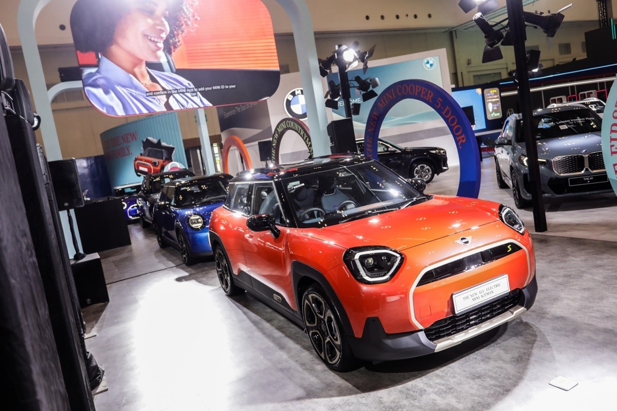 MINI Indonesia Hadirkan MINI Aceman dan MINI 5-Door di GJAW 2024  