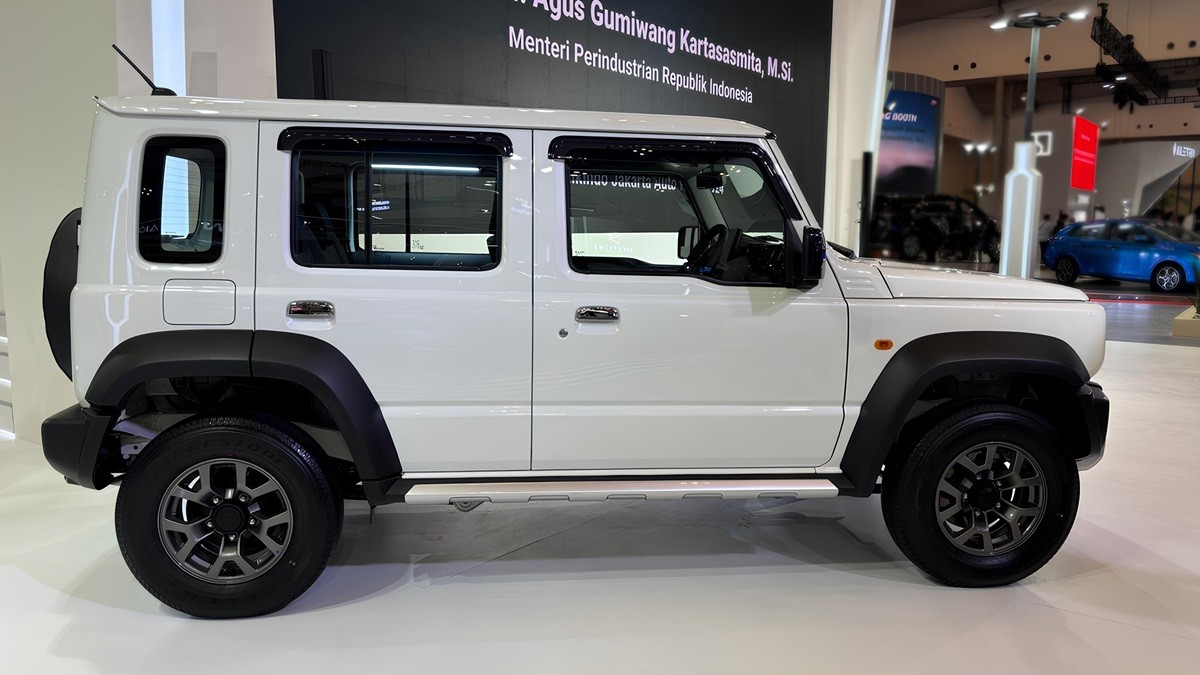 Suzuki Luncurkan Jimny 5-door White Rhino Edition di GJAW 2024  