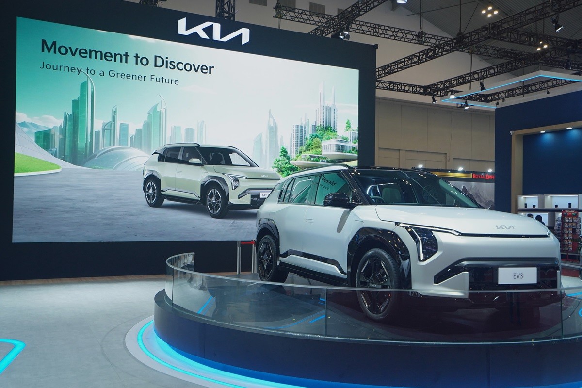 Kia EV3 Dinobatkan Sebagai 'Crossover of the Year' 2024  