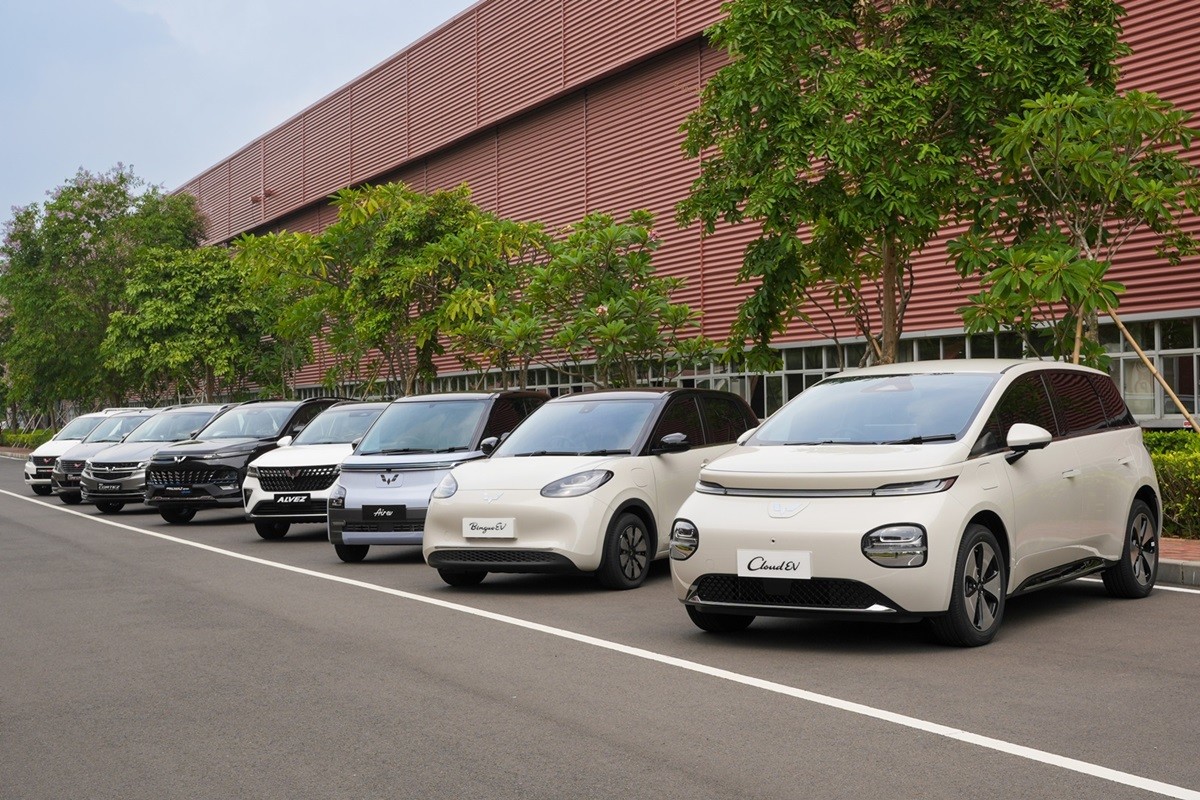 Wuling Rayakan Produksi 160.000 Unit dan Ekspor Cloud EV ke ASEAN  