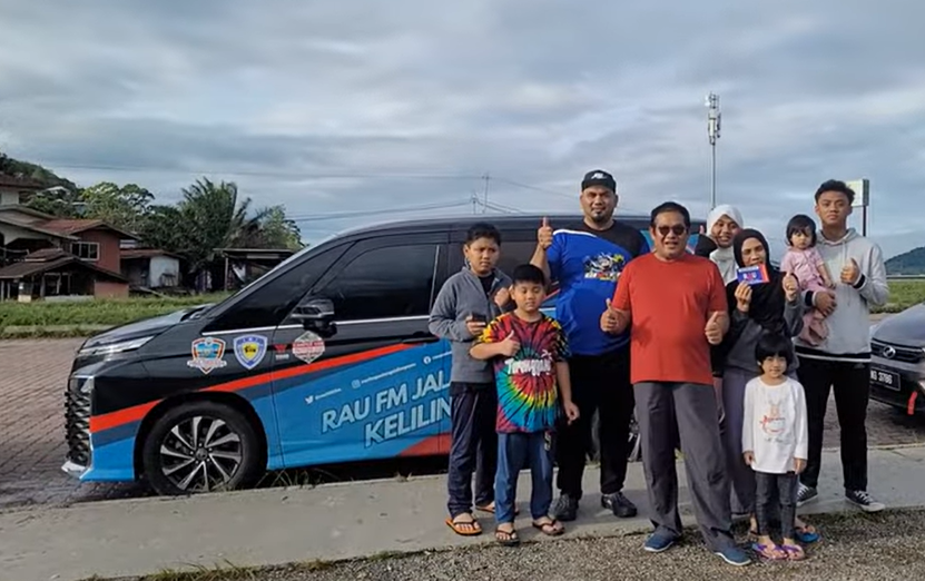 Kendarai Toyota Voxy, Sepasang Suami Istri ini Keliling Indonesia dan Asia  