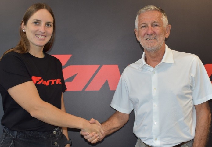 Sandra Gomez, Satu-Satunya Pembalap Motor Wanita di Rally Dakar 2025  