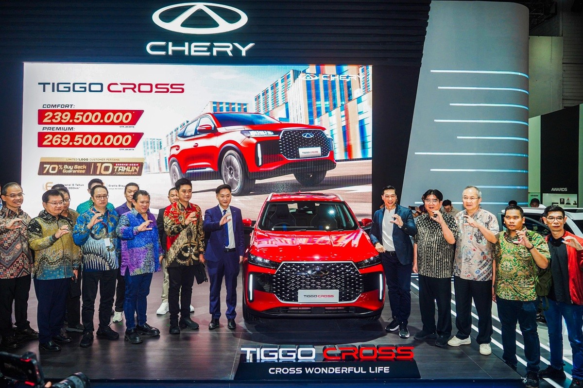 Chery Tiggo Cross Diluncurkan di IIMS 2025, Harga Mulai Rp 239,5 juta  