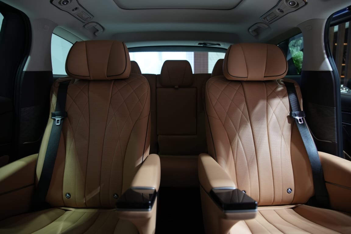 Untuk Kenyamanan, Interior DENZA D9 Dibekali Material Premium  