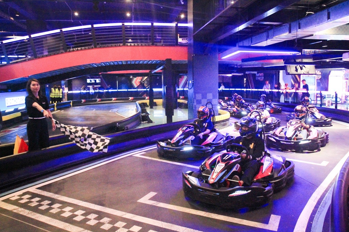 Main Gokart di Playtopia, Sirkuitnya Multi-Level Pertama di Indonesia  