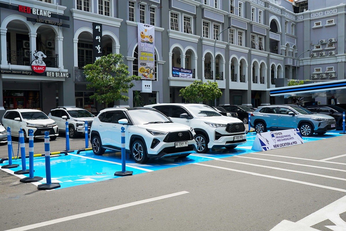 Toyota Hadirkan Fasilitas Privilege Parkir Gratis, ada Charging Spot  