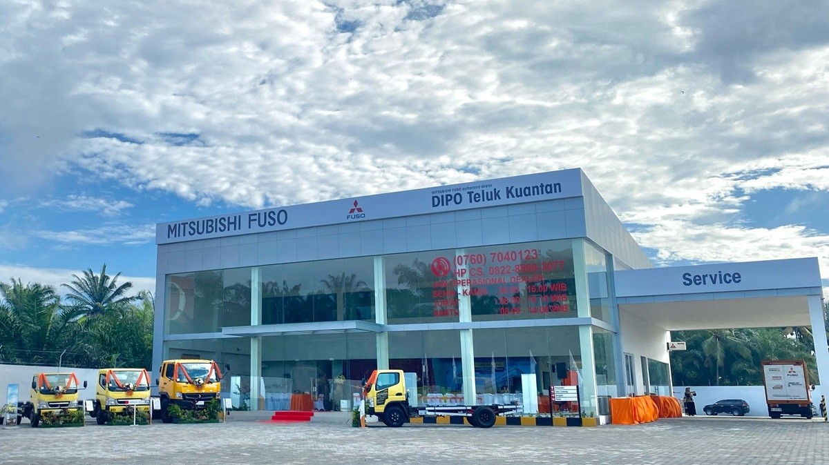 Mitsubishi Fuso Resmikan Diler Baru di Teluk Kuantan  