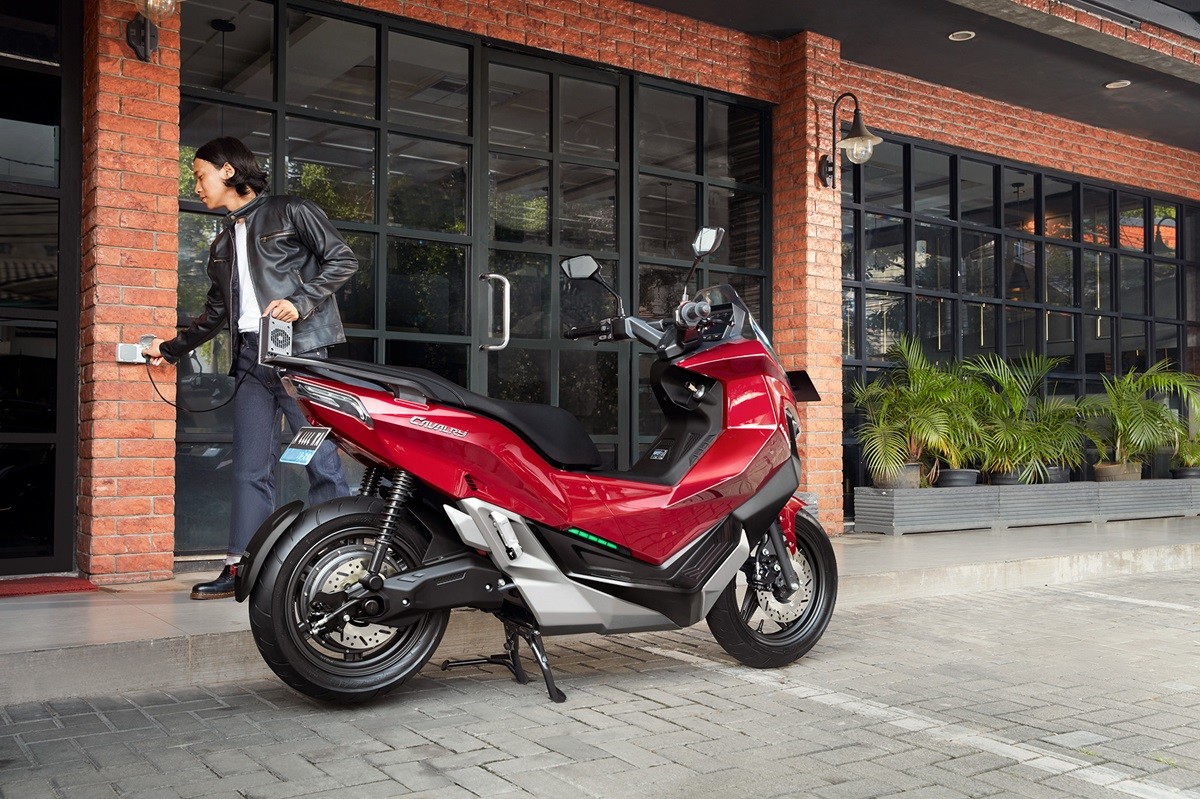MAKA Cavalry, Motor Listrik Dengan Indikator Pengecasan di Bodi  