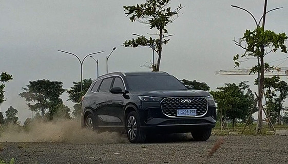 Merasakan Langsung Berada Dibalik Kemudi Chery Tiggo 8 CSH  