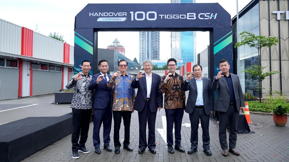 Chery Serahkan 100 Unit Pertama TIGGO 8 CSH ke Konsumen  