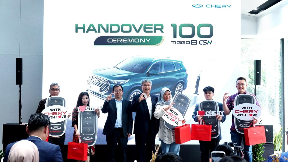 Chery Serahkan 100 Unit Pertama TIGGO 8 CSH ke Konsumen  