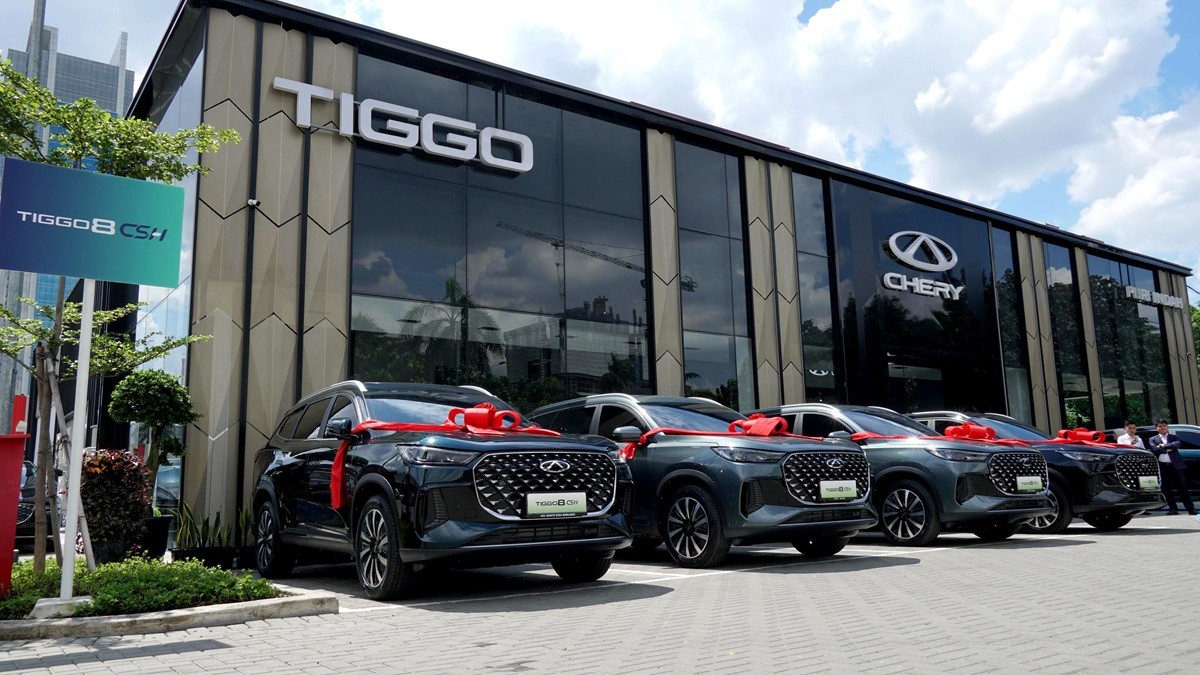Chery Serahkan 100 Unit Pertama TIGGO 8 CSH ke Konsumen  
