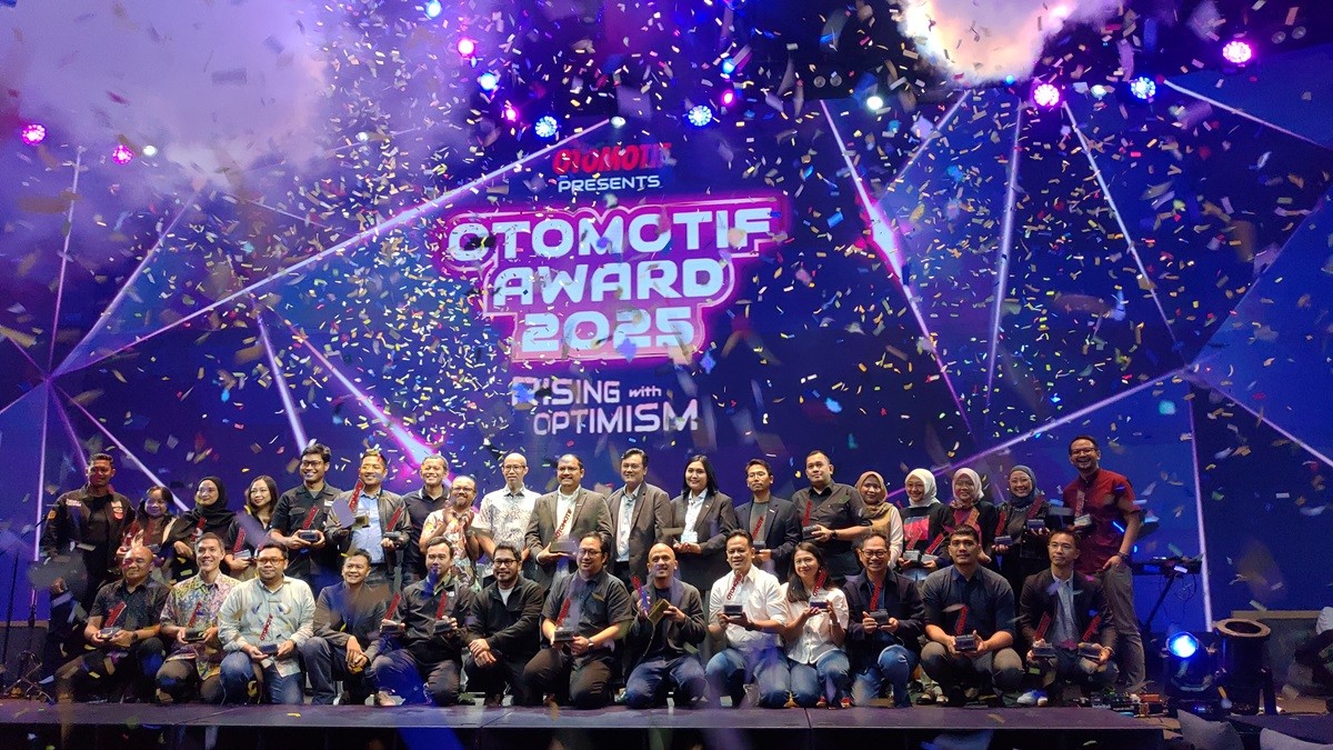 Skutik Listrik Adora Dinobatkan Sebagai 'Best Medium Electric Skutik'  