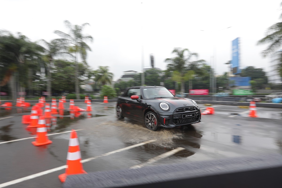 MINI Hadirkan Rangkaian Lengkap Kendaraan John Cooper Works  