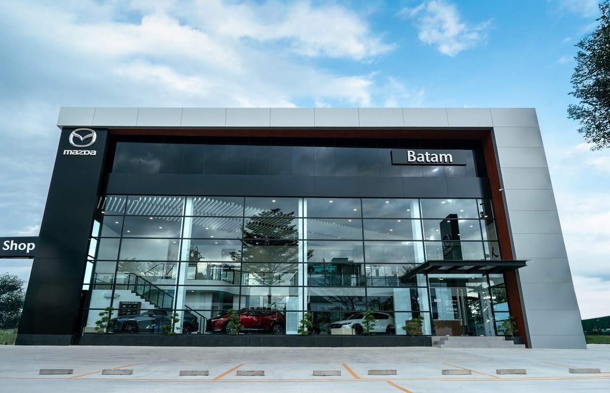 Mazda Resmikan Bangunan Baru Diler di Batam  