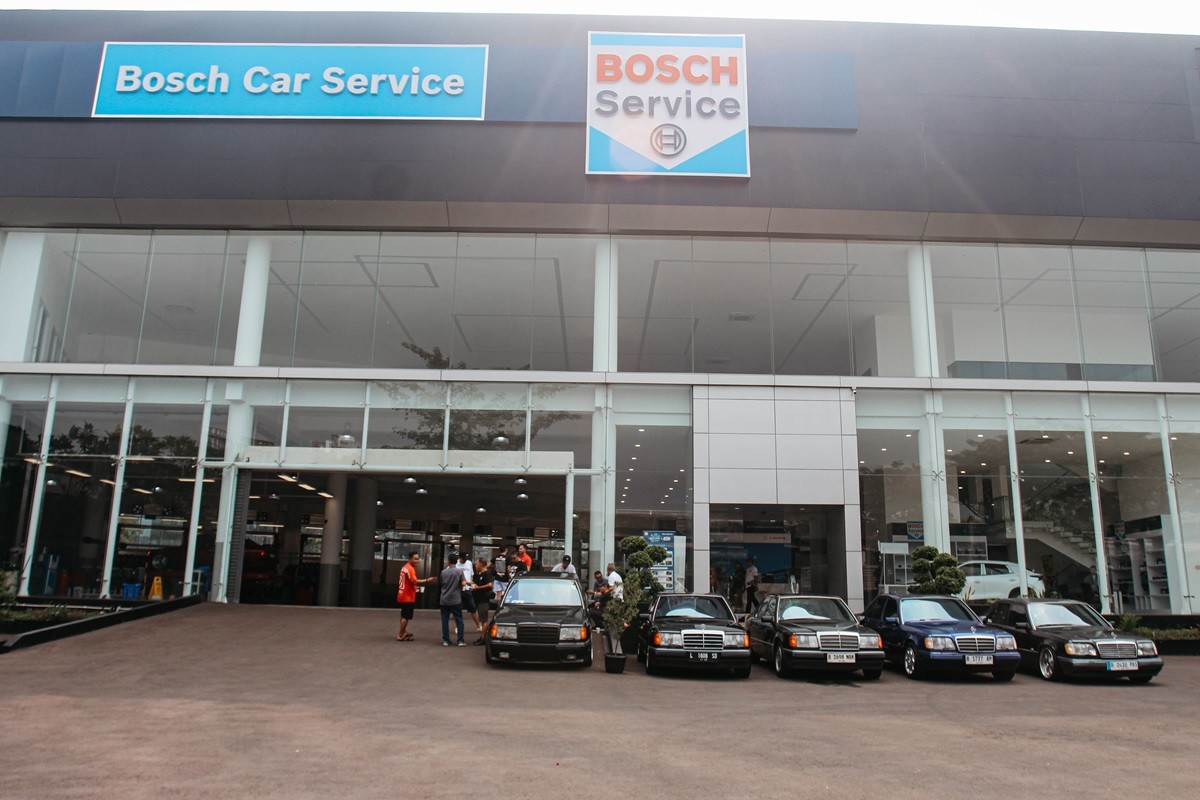 Bosch Car Service Gratiskan Servis Armada Member W124 MBCI Jakarta Chapter  