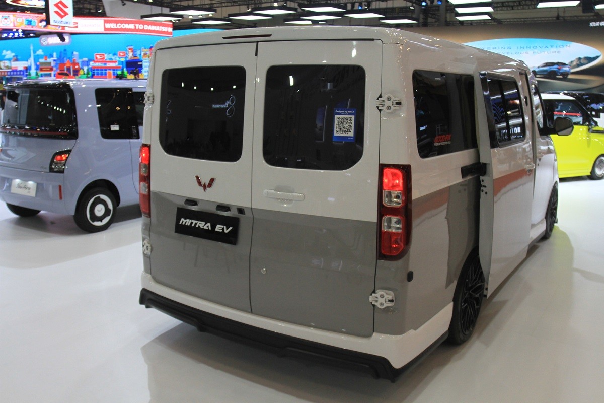Wuling Mitra EV Disulap Jadi Lounge Eksekutif, Tampil Mewah di GIIAS 2025  
