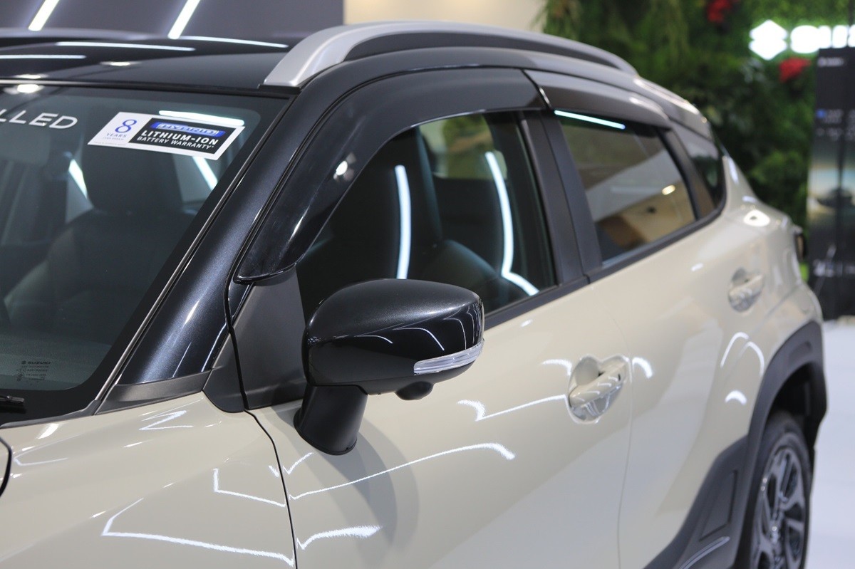 Berbagai Macam Aksesoris Resmi Suzuki Fronx di GIIAS 2025  