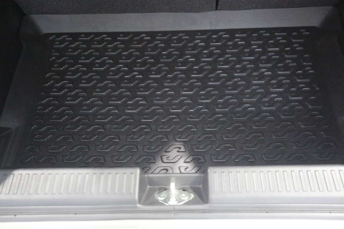 Berbagai Macam Aksesoris Resmi Suzuki Fronx di GIIAS 2025  