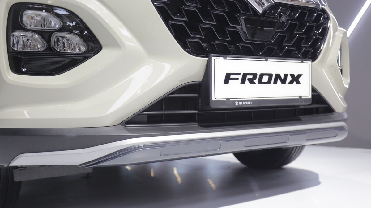 Berbagai Macam Aksesoris Resmi Suzuki Fronx di GIIAS 2025  
