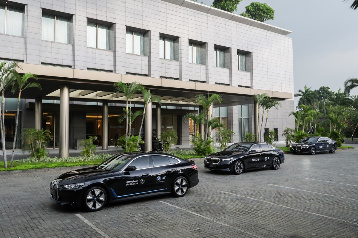 23 BMW dan MINI Kawal Pelari Maybank Marathon 2025  