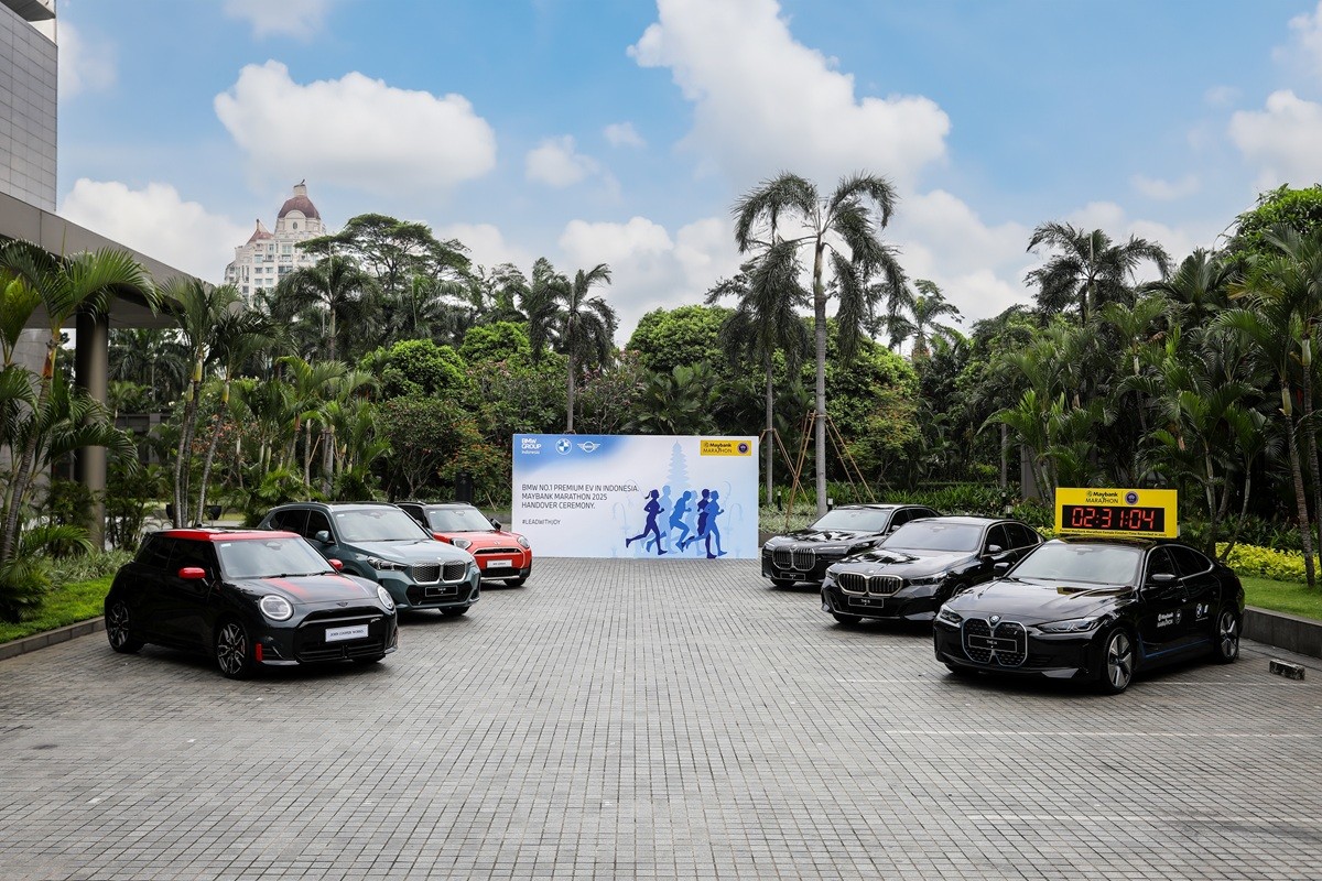 23 BMW dan MINI Kawal Pelari Maybank Marathon 2025  