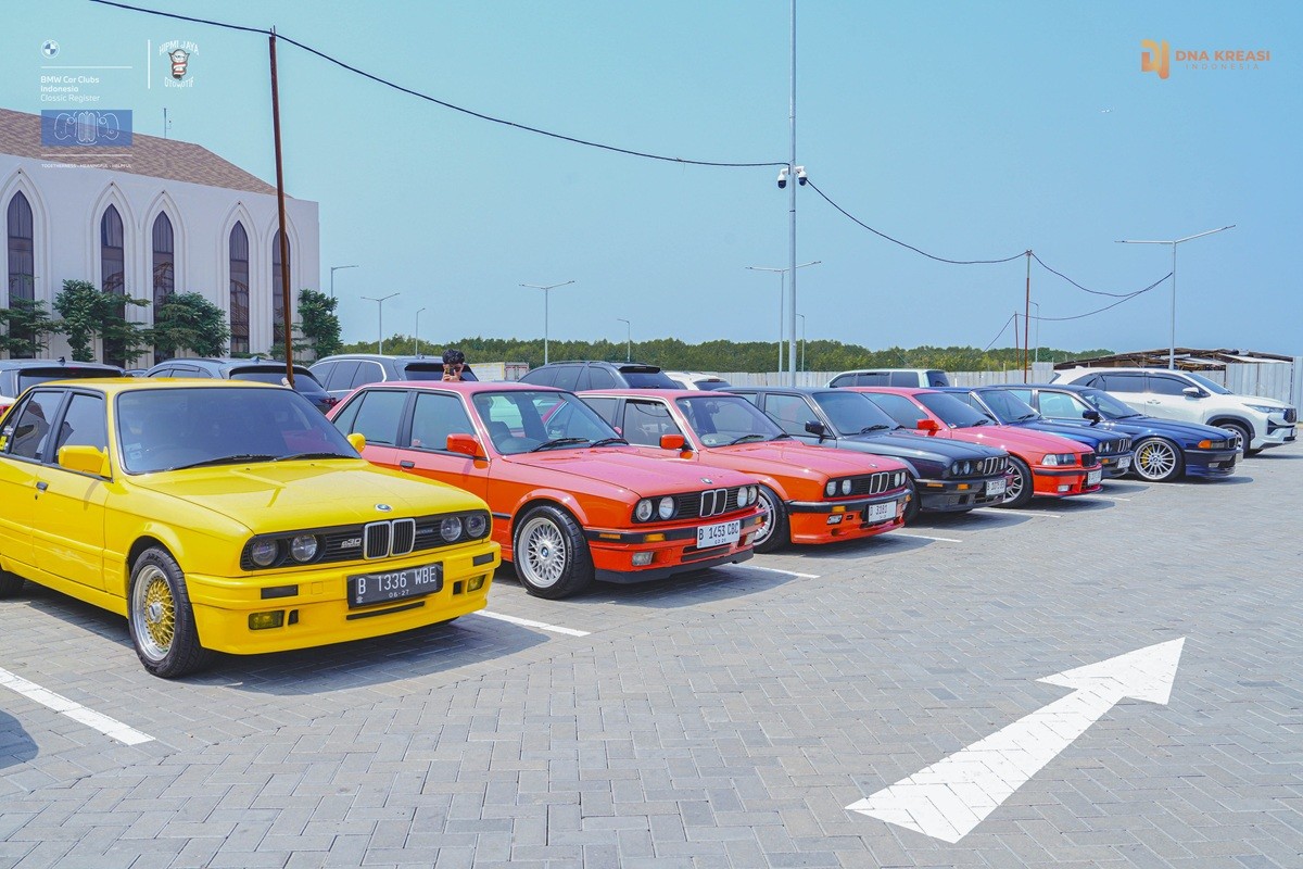 Dari Acara 'Celebrates 17 Years Anniversary BMWCCI Classic Register'  