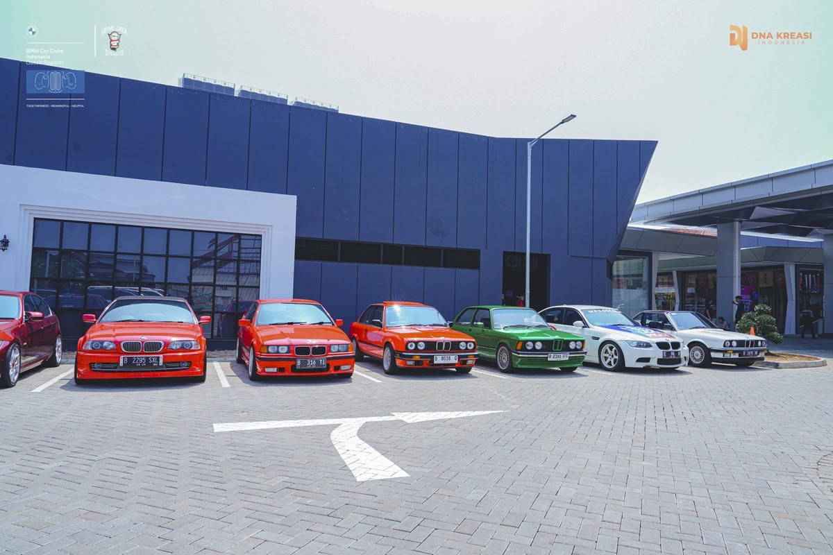 Dari Acara 'Celebrates 17 Years Anniversary BMWCCI Classic Register'  