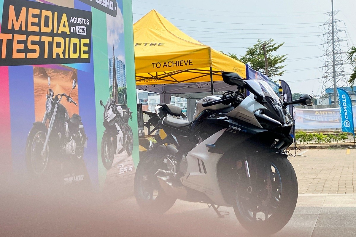 Mencoba Secara Langsung Gaharnya CFMoto 675 SR-R  